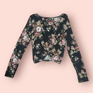 Black Floral Crop Top w/ Front Knot Detail | Large